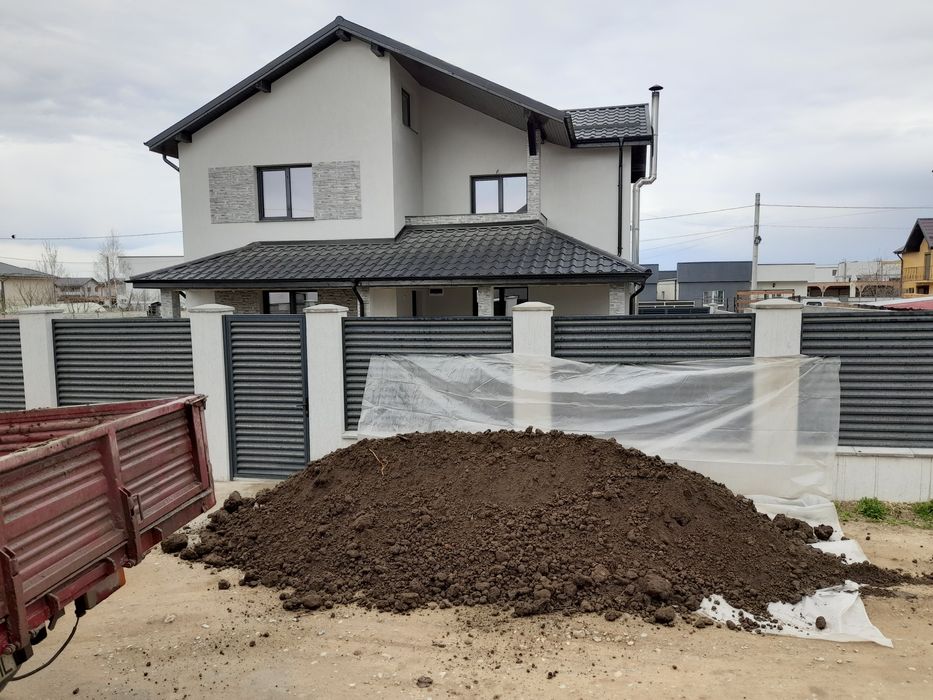 Pământ negru .compost gazon