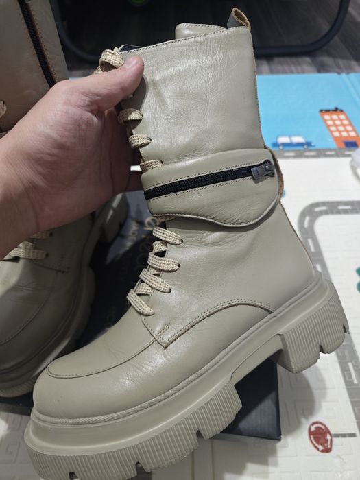 Продаем кожаные ботинки