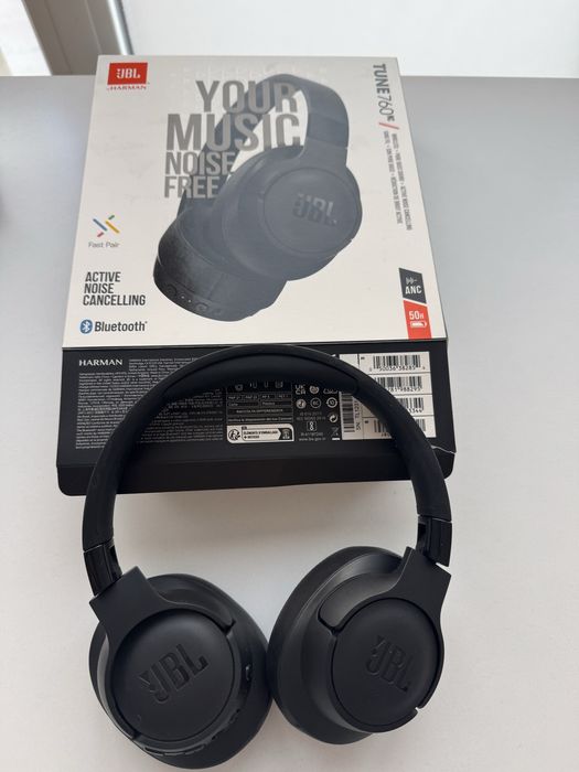 Нови Безжични слушалки JBL Tune 760NC