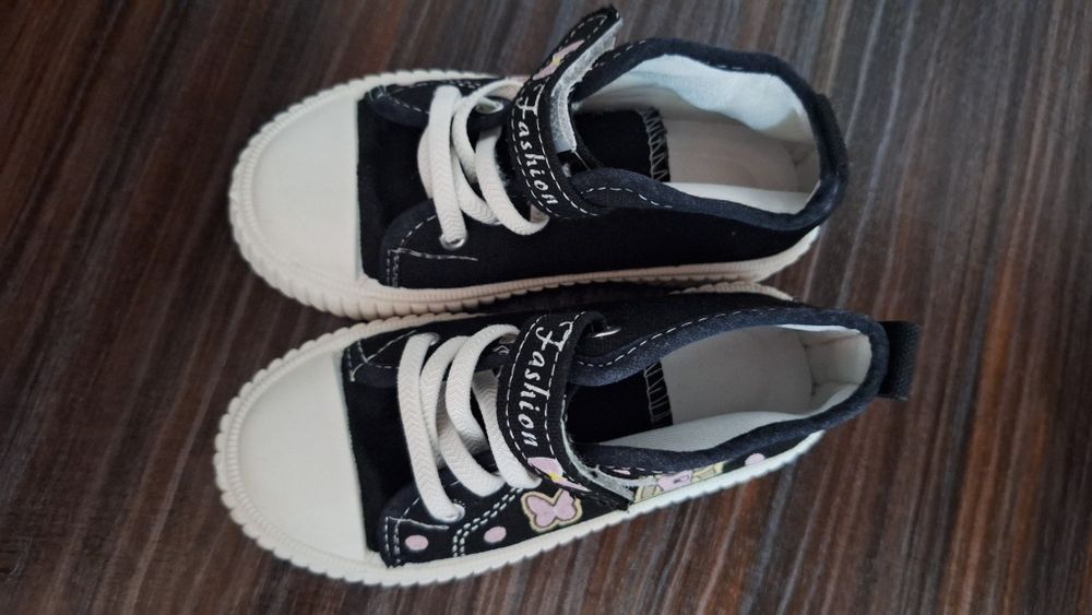 Lot tenesi marimea 27