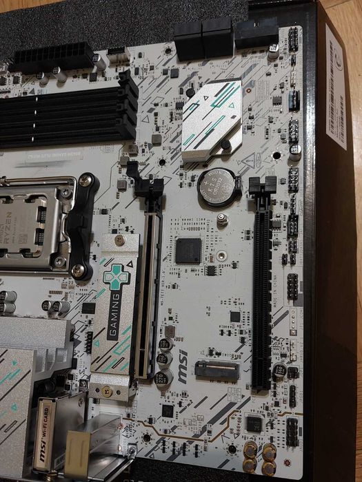 Ryzen 7 7700X+ MSI B840M Gaming Plus WI-FI 6E