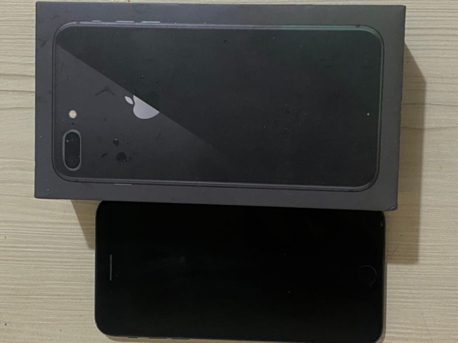 Продаю Айфон 8плюс