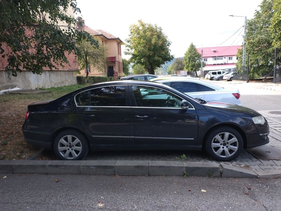 Vând plasat b6 2008