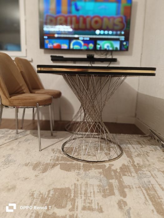 Срочно продам стол