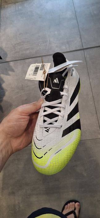 Бутонки adidas нови