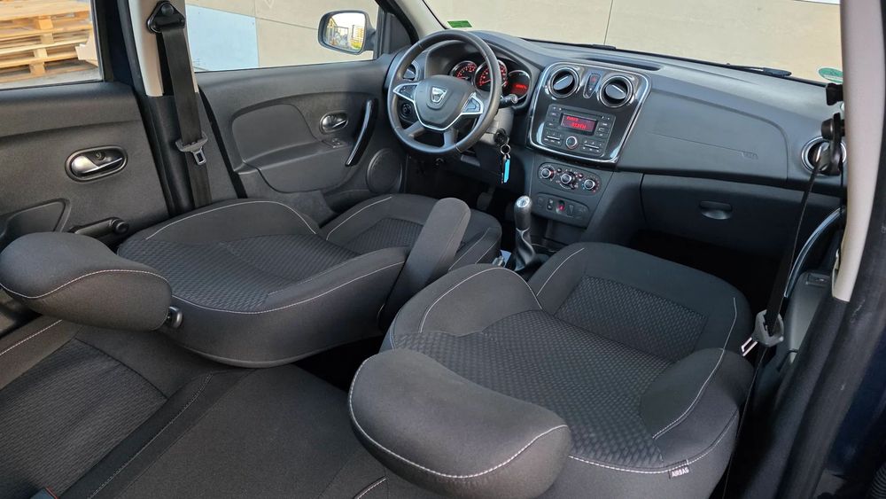 Dacia Sandero 1.0SCe 2019 Clima Geamuri electrice DayLight Led Tempomat BC Bluetooth