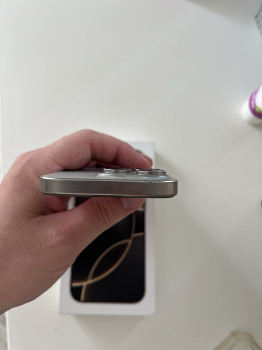 Продается iphone 16 pro, в идеальном состянии