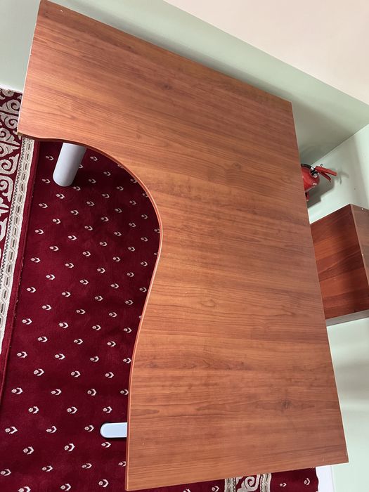 Продается стол в хорошем состояние