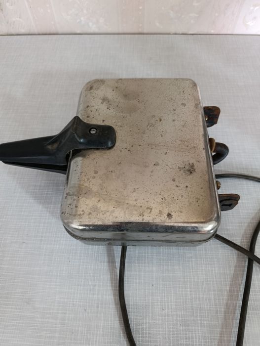 Продам вафельницу