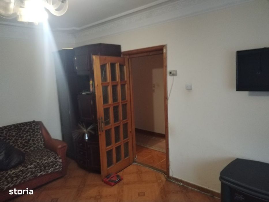 De vânzare apartament 1 camera Zona Rosiori