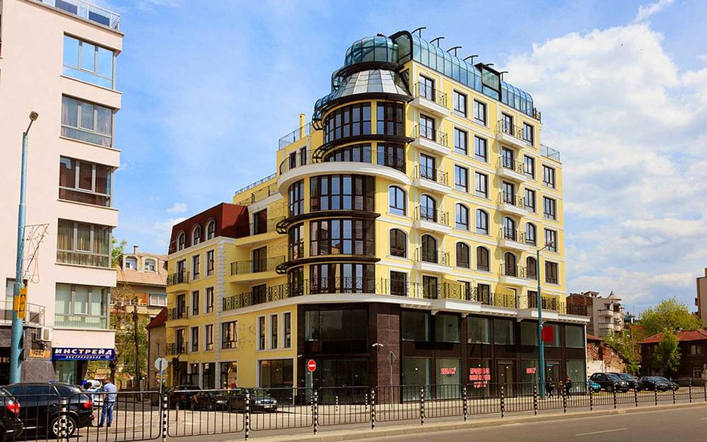 Продава се Четиристаен апартамент в Пловдив, Кършияка - 400 кв.м за 1500 €/кв.м - Снимка #1