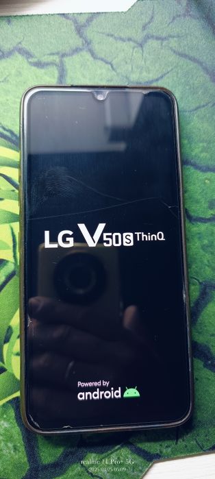 Продаю смартфон LG V50s