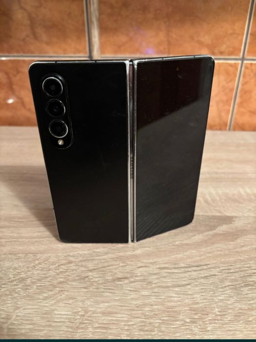 Samsung z4 fold se vinde