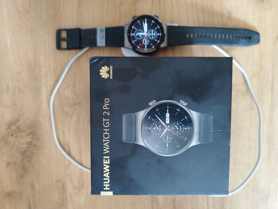 Huawei watch gt2 pro оригинал почти новые.