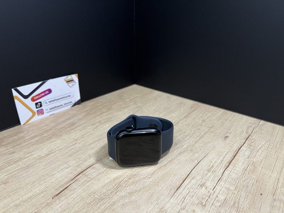 Apple Watch SE3 44mm Midnight Black Midnight Sport Band Second-Hand 2