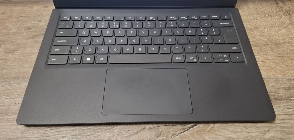 Лаптоп Dell Vostro 14 | Ryzen 5 7530 | 16GB Ram | 512 SSD