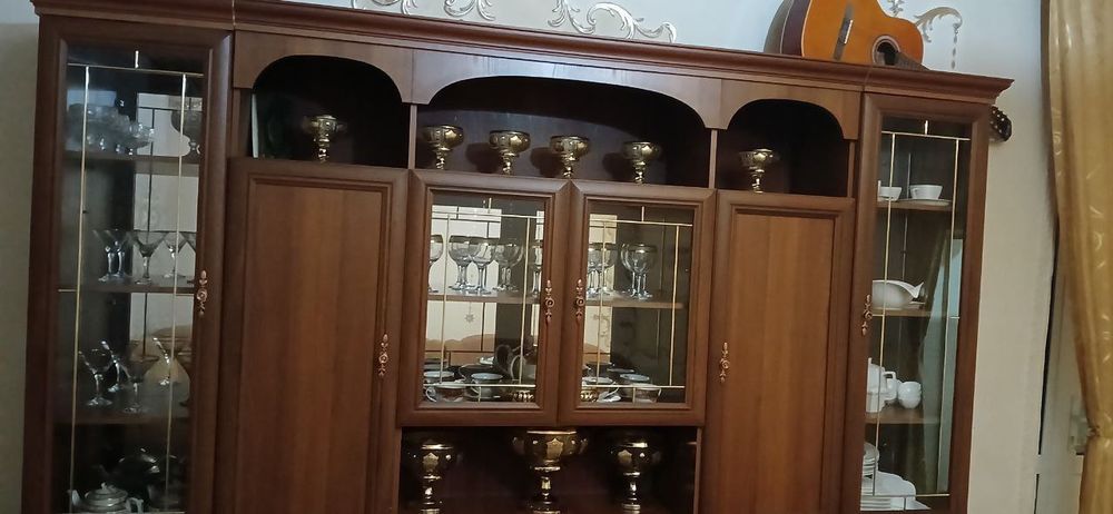 Янги стенка. Зудлик билан сотилади