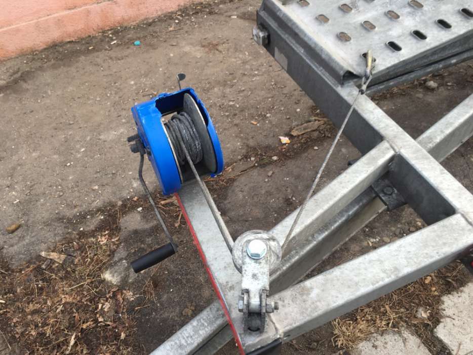 inchiriez platforma ,remorca auto,120 lei 12 ore 170  lei 24 ore