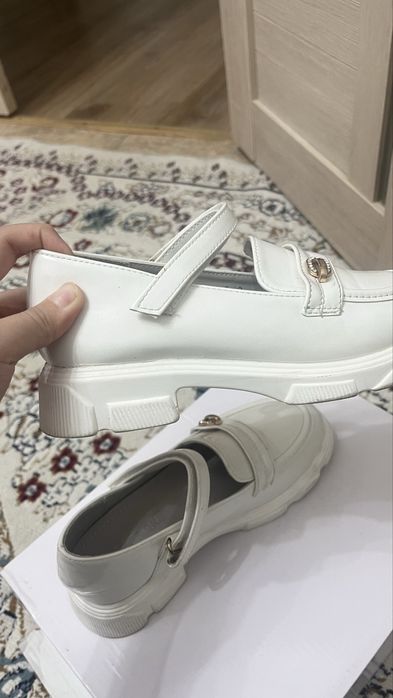 Продается босоножки 32размера, носила только раз