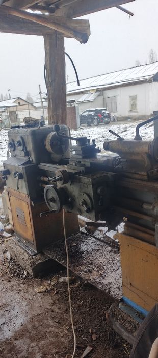 Токарный станок сотилади