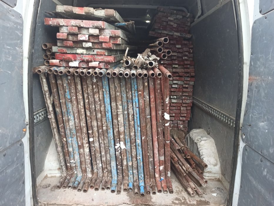 Schelă metalică, betoniera, schelă de interior