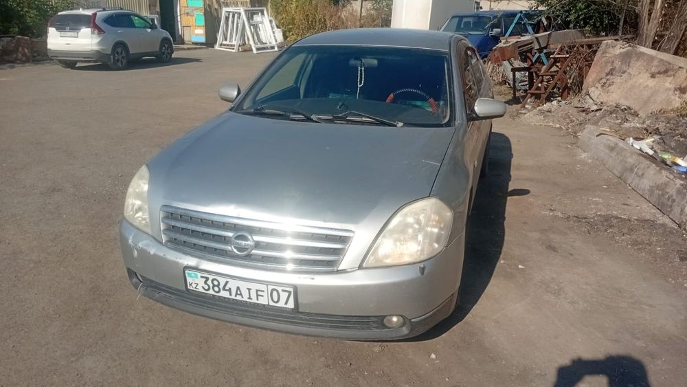 Продам машин нисан