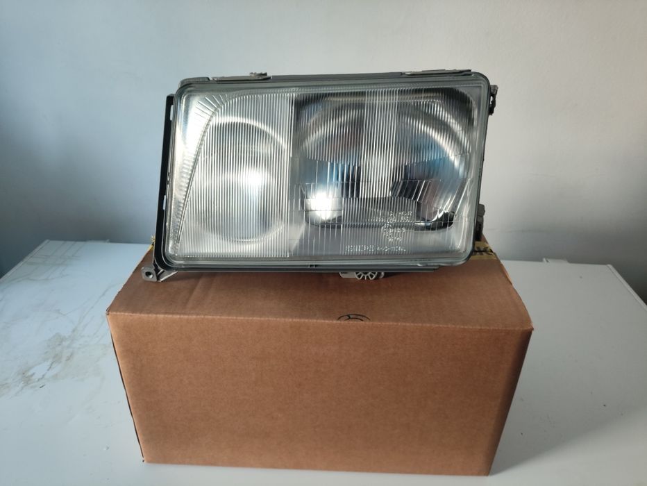 Мерс 124 фара депо Тайвань