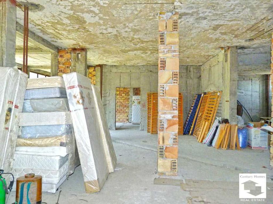 111087 Просторен магазин за продажба, намиращ се в кв. „Зона Б” в град Велико Търново