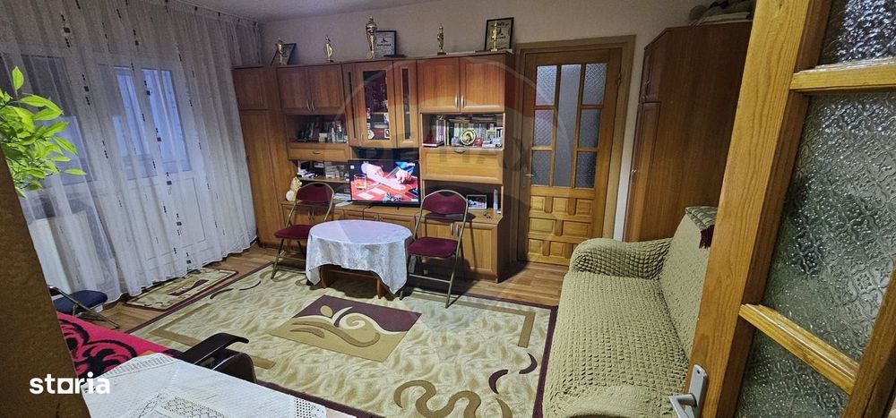 Apartament cu 2 camere etj. 3/4, strada Electricienilor, zona Ura