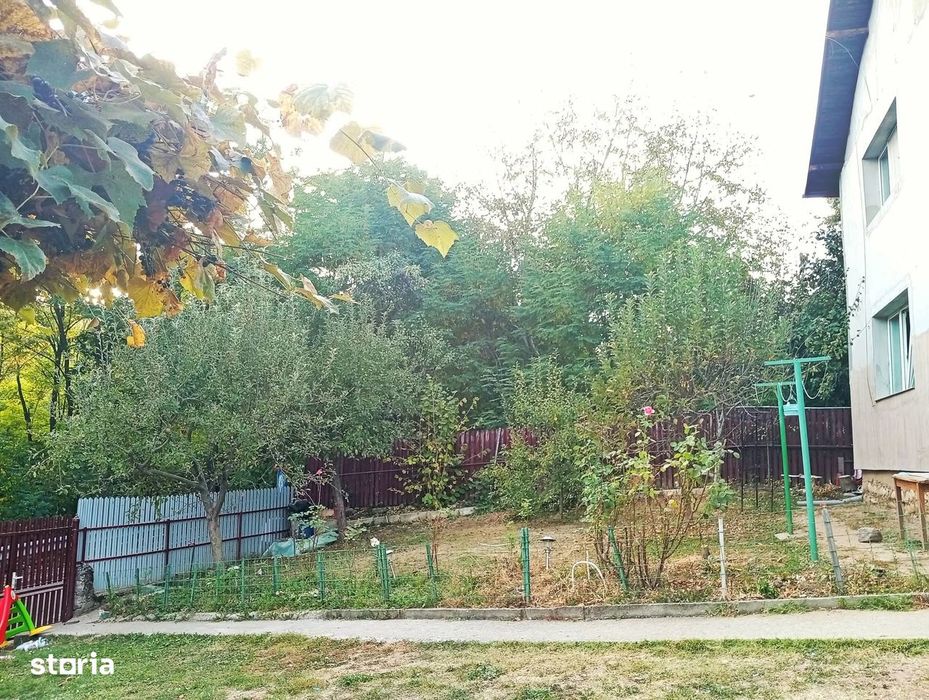Casă cu 5 camere de închiriat, curte împrejmuită