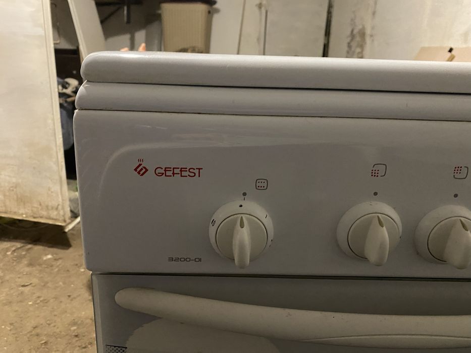 Продам газовую плиту