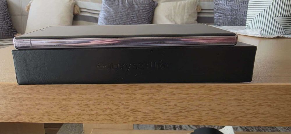 Продавам Samsung S23 ULTRA