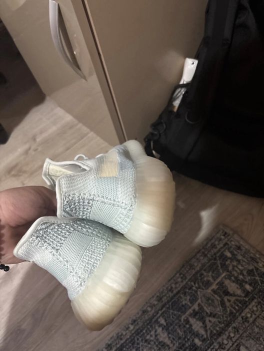 yeezy 350 cloud white