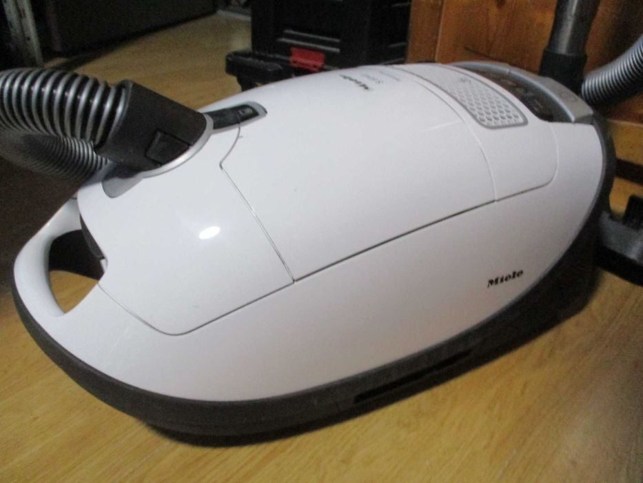 aspirator miele S 8340