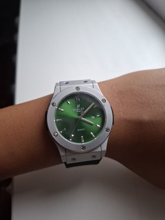 Hublot сағаты сатылады