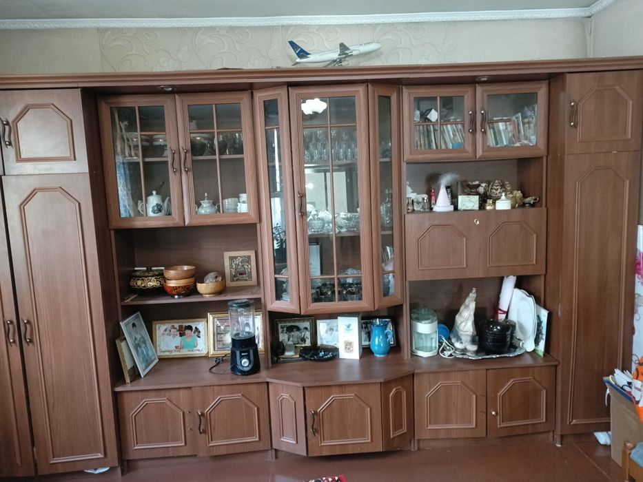 Продам стенку в зал.