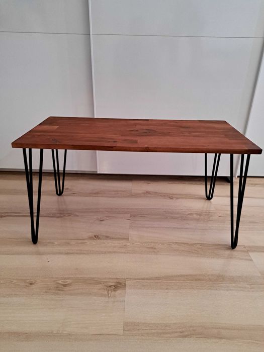 Помощна масичка от масив