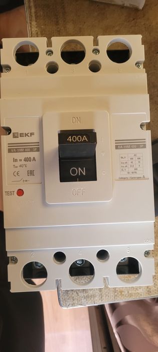 Продам автоматы и кабель 3х2,5мм.