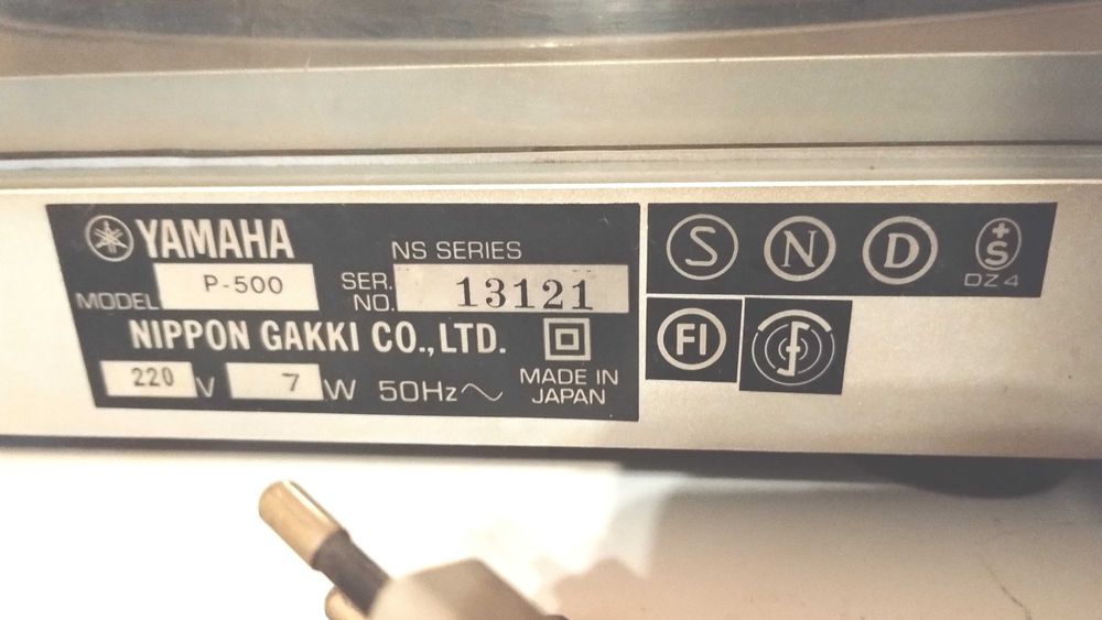 pt discuri vinil un pickup Yamaha P500 direct drive