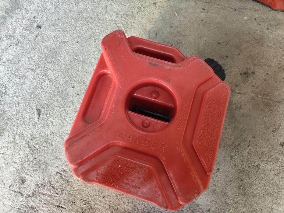 Канистра для бензина 3 литра