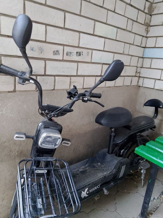 Продаётся электроскутер Kiwo