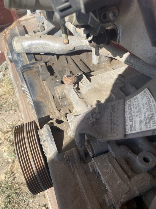 Продам двигатель Subaru ej25 , стукнутый