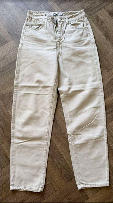 Светлобежови дамски дънки ZARA с висока талия / EUR 36 (S)