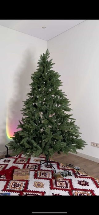 Новые литые елки(210см)