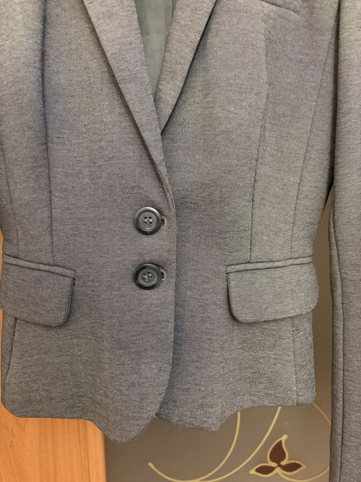 Приталенный пиджак, Женская