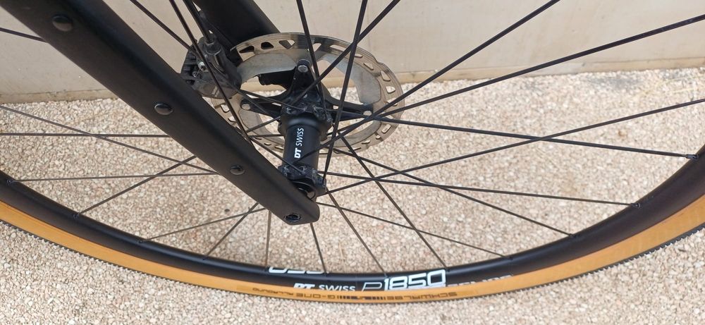 Bicicleta gravel 2x11 , furca din carbon