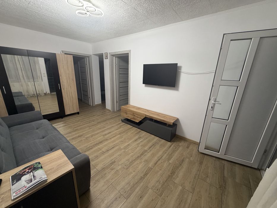 Inchiriez apartament