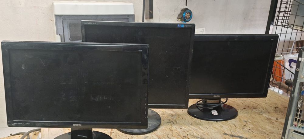 Продам мониторы  , можно для видеонаблюдения