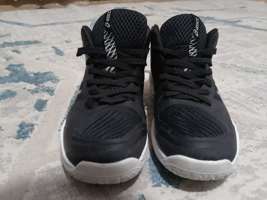 Продаю асиксы метарайс