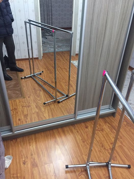 Детская стойка для одежды